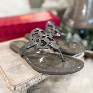 EUC Tory Burch Miller Patent Leather Sandals Gray Size 9